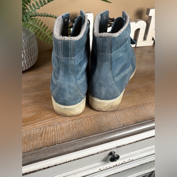 Timberland Premium 6-Inch Waterproof Boots in a blue suede colorway size 13 main image 13